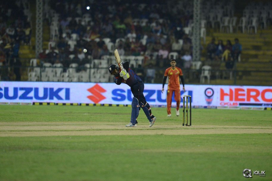 CCL-5-Telugu-Warriors-vs-Bengal-Tigers-Match-Photos